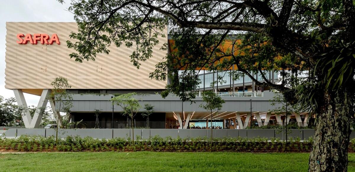 SAFRA 蔡厝港会所 / DP Architects Pte Ltd