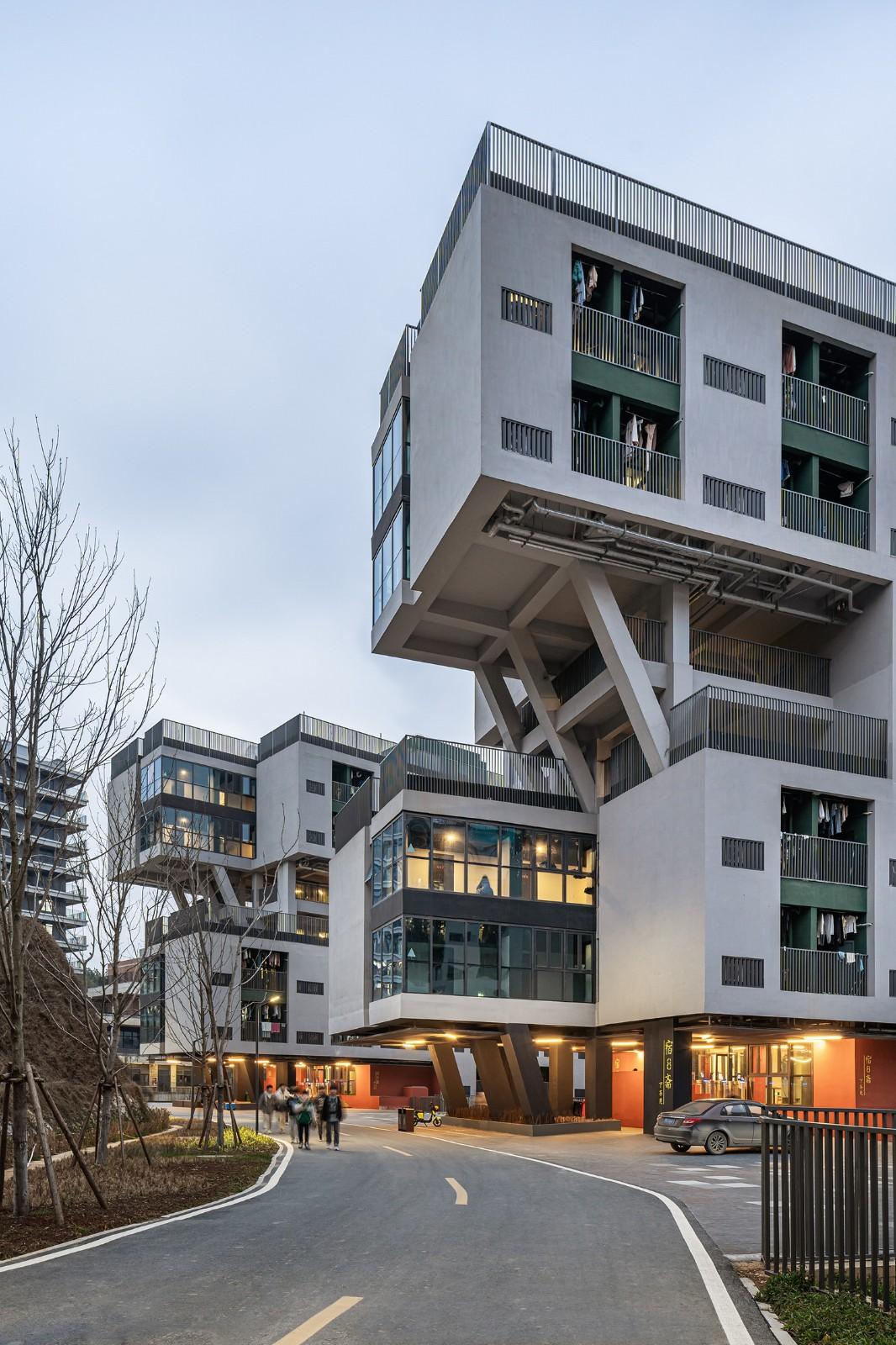 景德镇艺术职业大学山谷学生公寓 / 清华大学建筑设计研究院