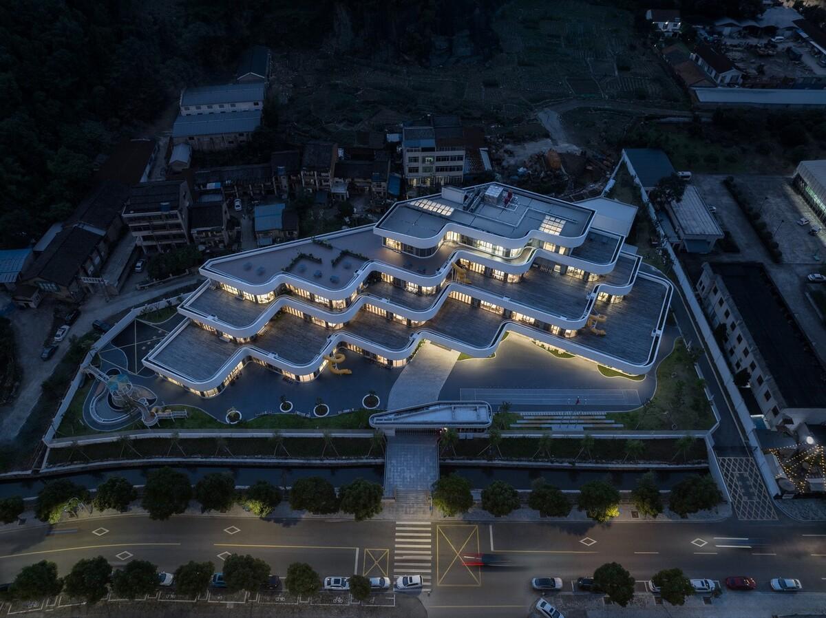  临海市协成幼儿园 / 任天建筑工作室
