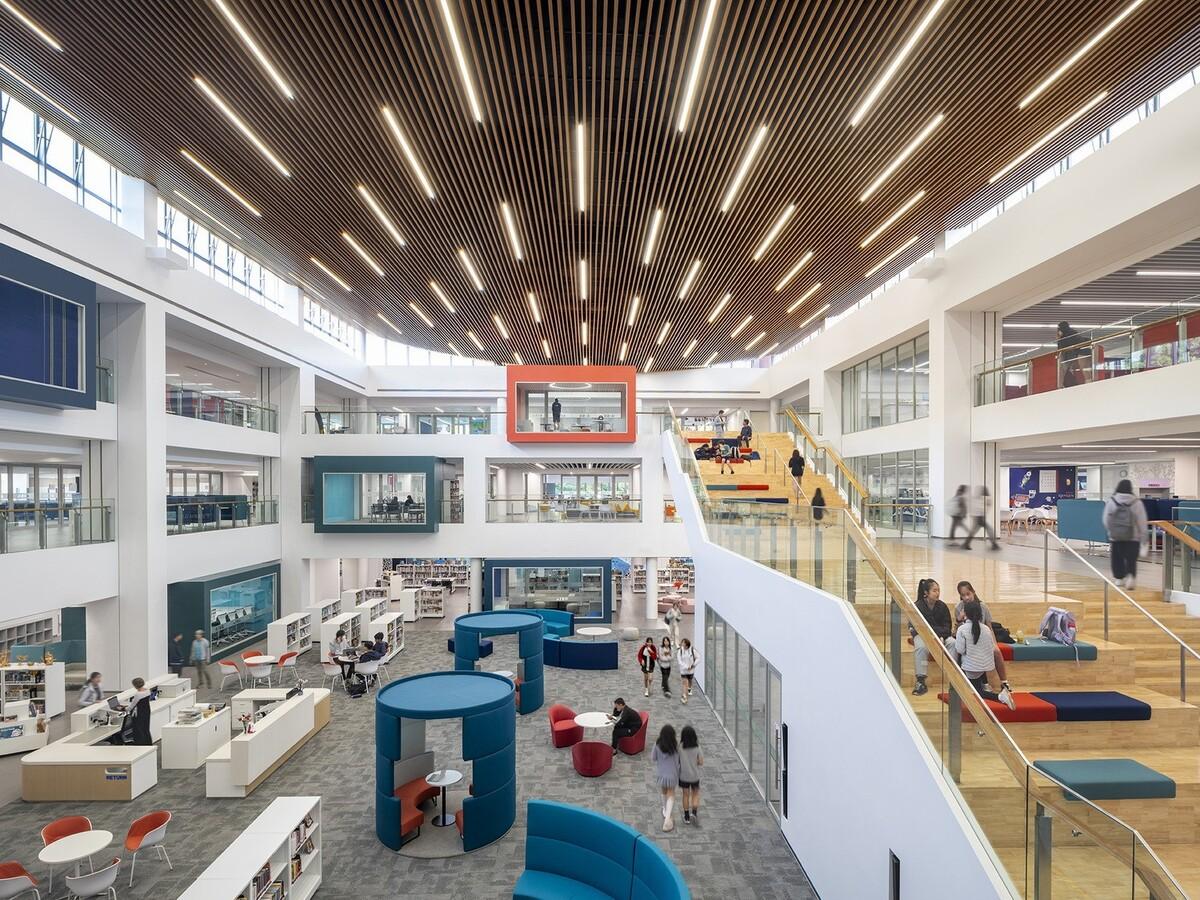 广州美国人外籍人员子女学校科学城校区 / Perkins&Will