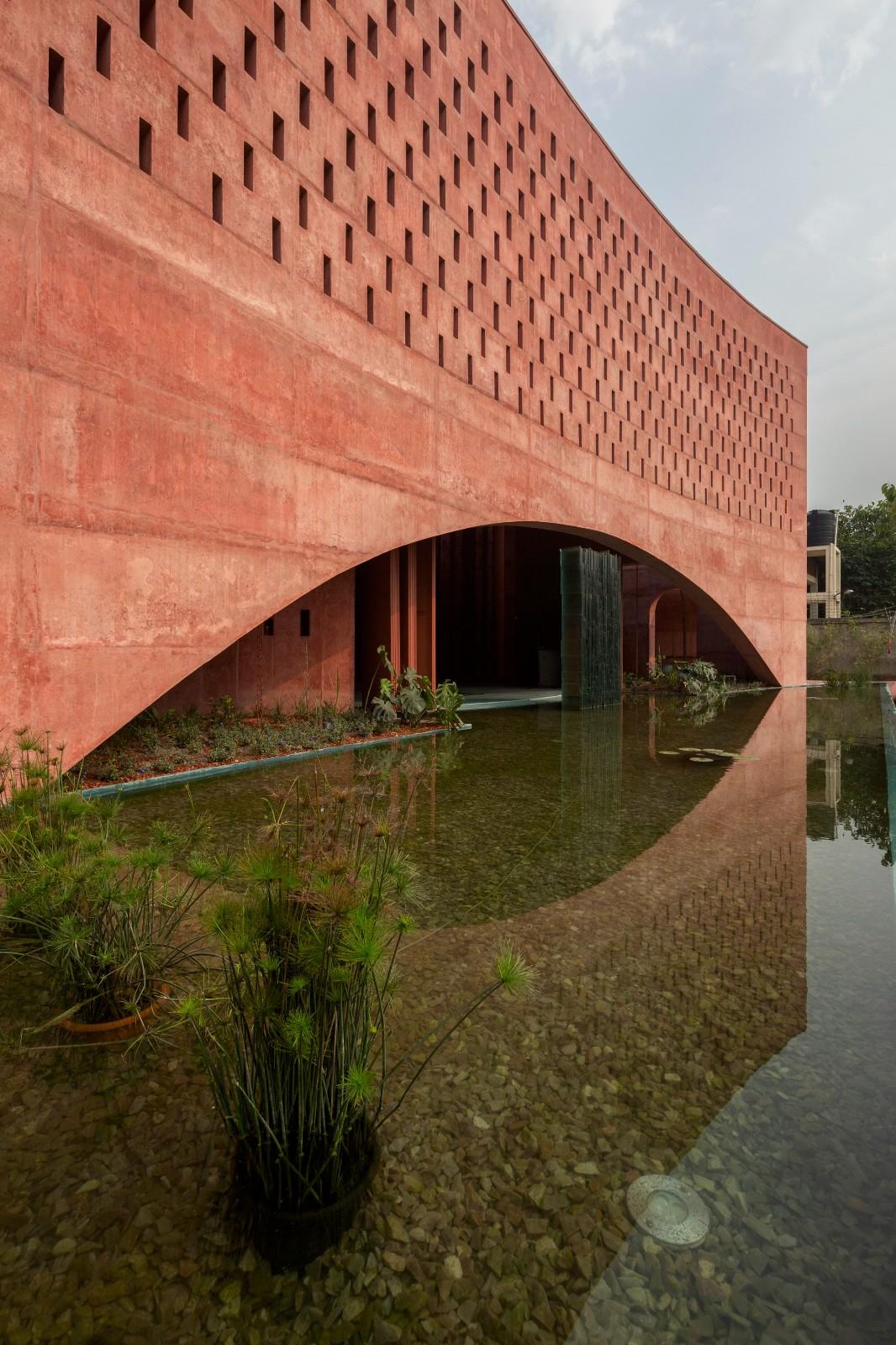 泽本内萨清真寺 / Studio Morphogenesis