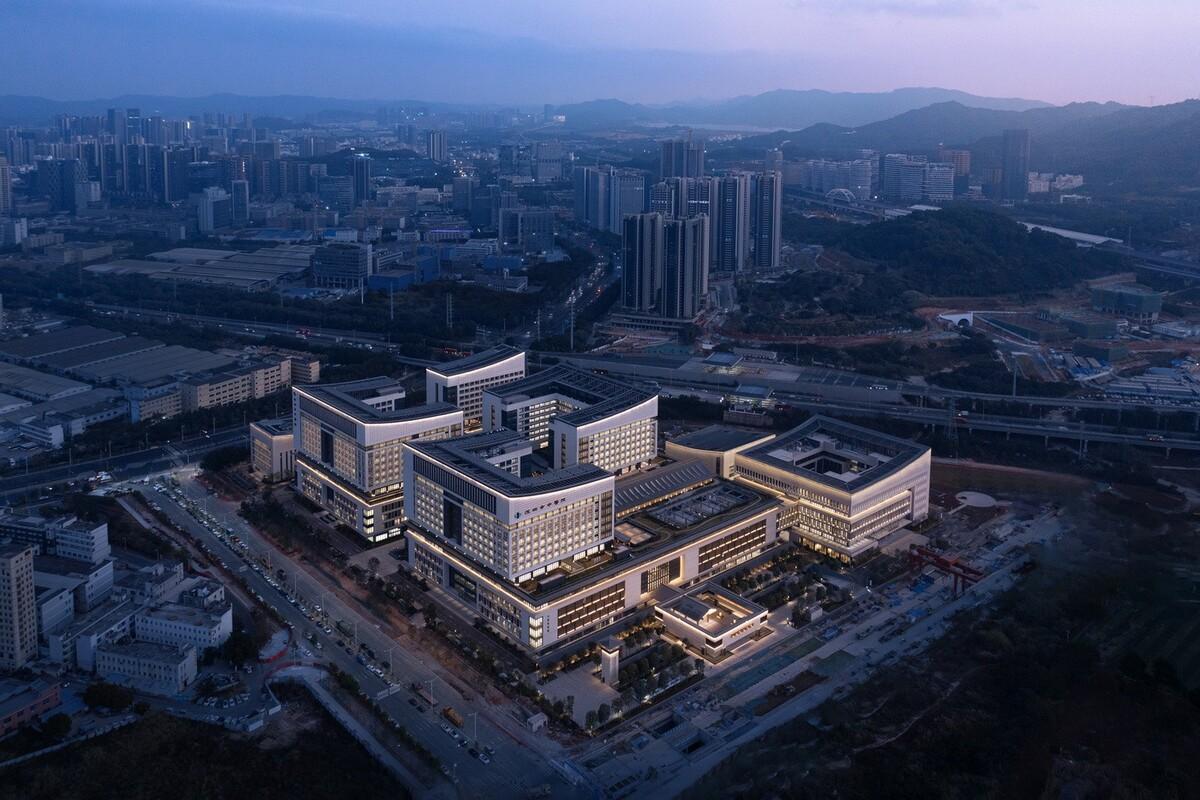 深圳市中医院光明院区 / 孟建民团队