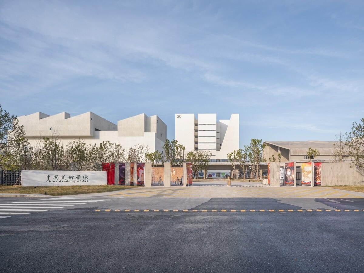 中国美术学院良渚校区一期全场落成 /  非常建筑