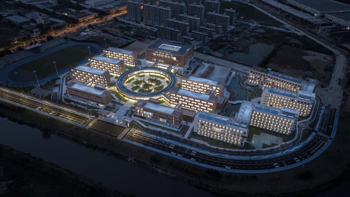 江苏省梅村高级中学空港分校 / 华南理工大学建筑设计研究院