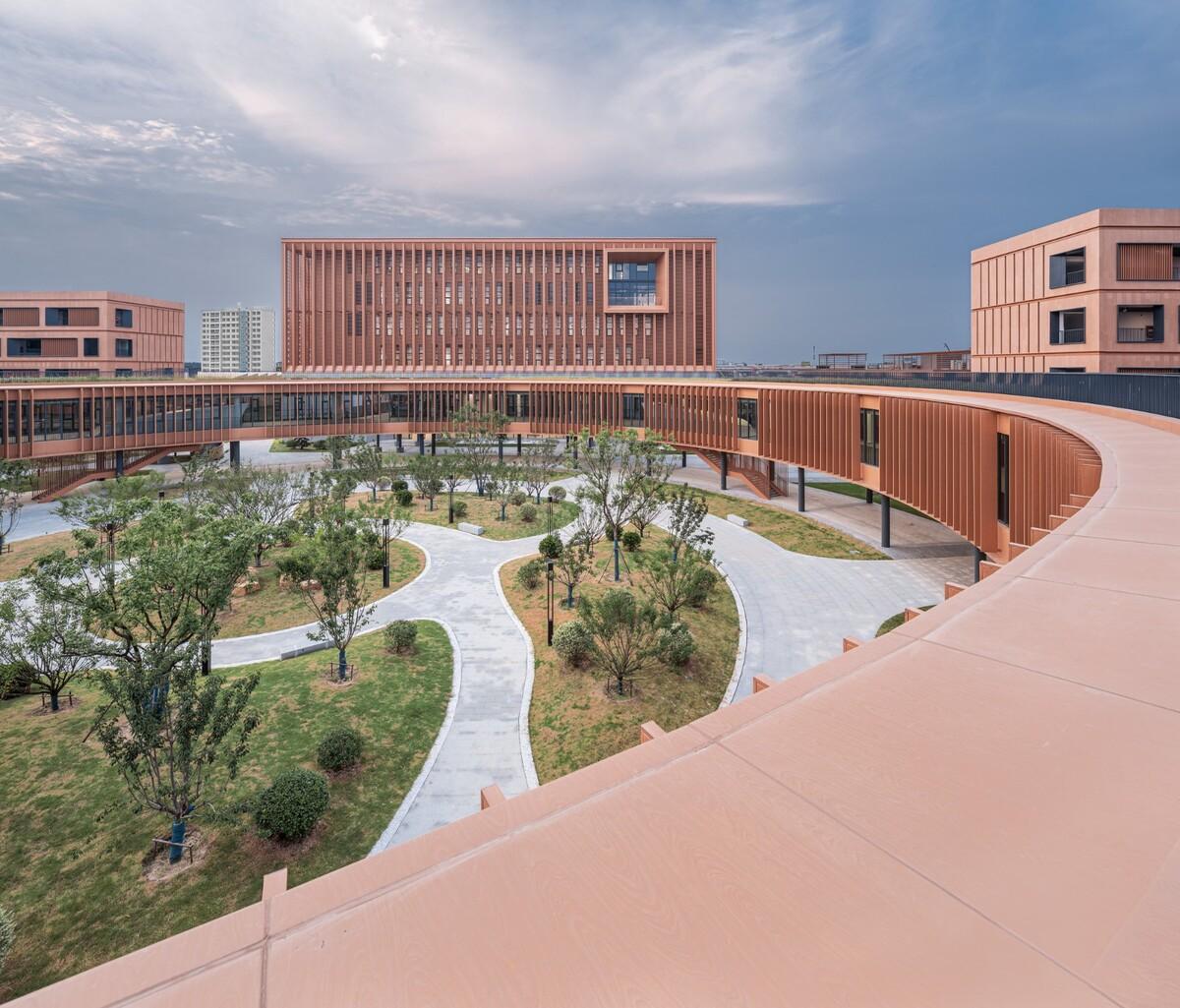 江苏省梅村高级中学空港分校 / 华南理工大学建筑设计研究院