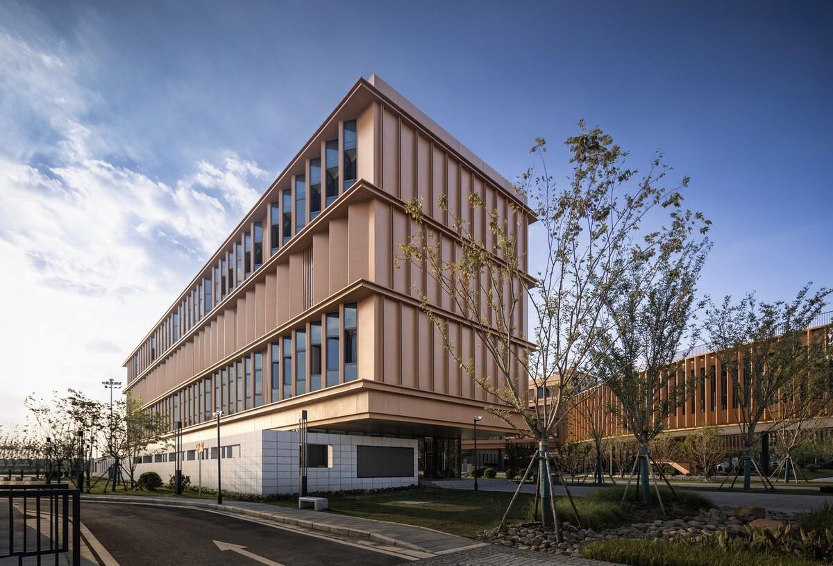 江苏省梅村高级中学空港分校 / 华南理工大学建筑设计研究院