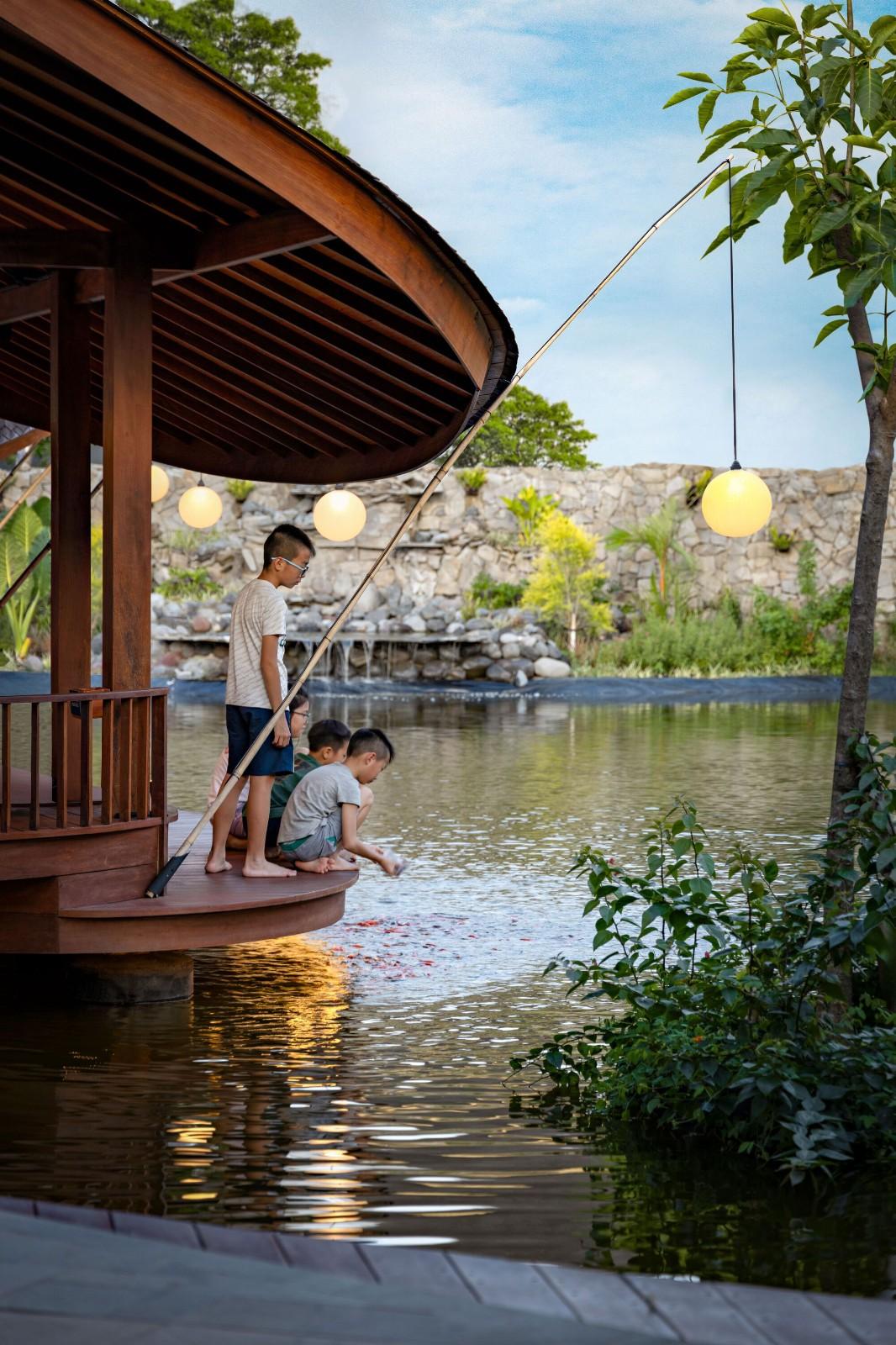 Talaga Sampireun 巴厘岛餐厅 / K-Thengono Design Studio