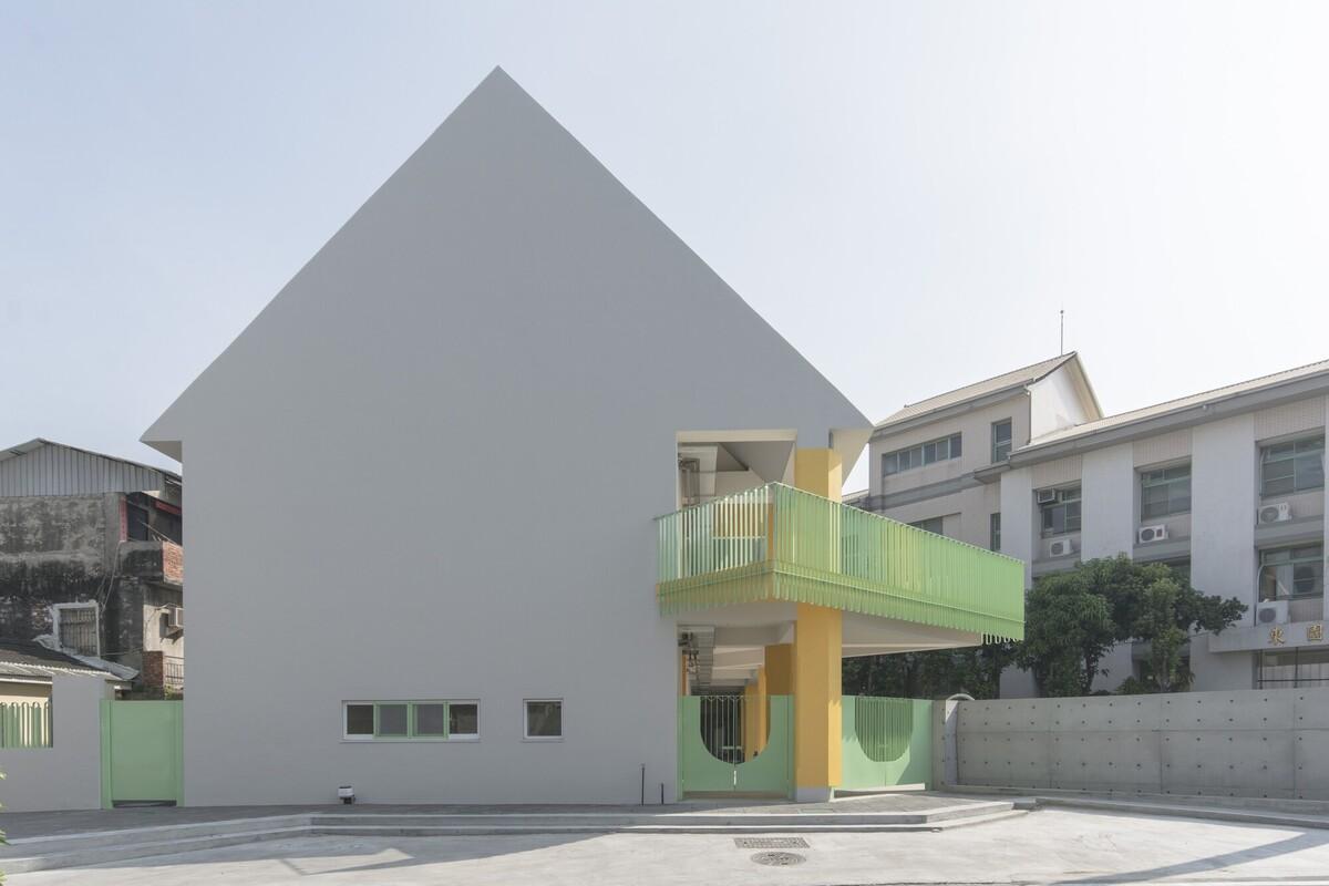 Tung Yuan 幼儿园 / office aaa