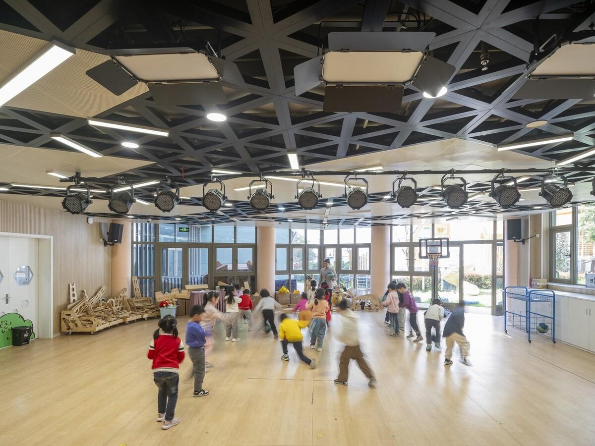 静安余姚路幼儿园分部 / 刘宇扬建筑事务所