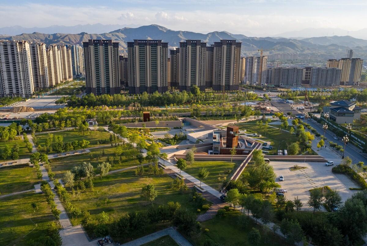 海东市城市规划展览馆 / 中国建筑设计研究院-品筑设计工作室