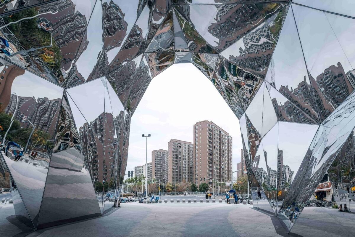 金地方邻泗泾商业中心 / Wutopia Lab