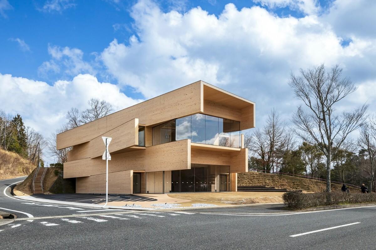 Kibi Kogen N 广场 / 隈研吾建筑都市设计事务所