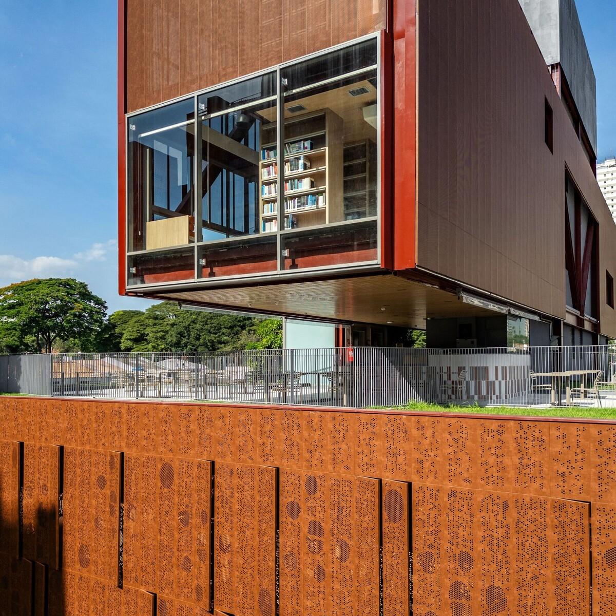 鲁道夫斯坦纳大学 / Biselli Katchborian Arquitetos