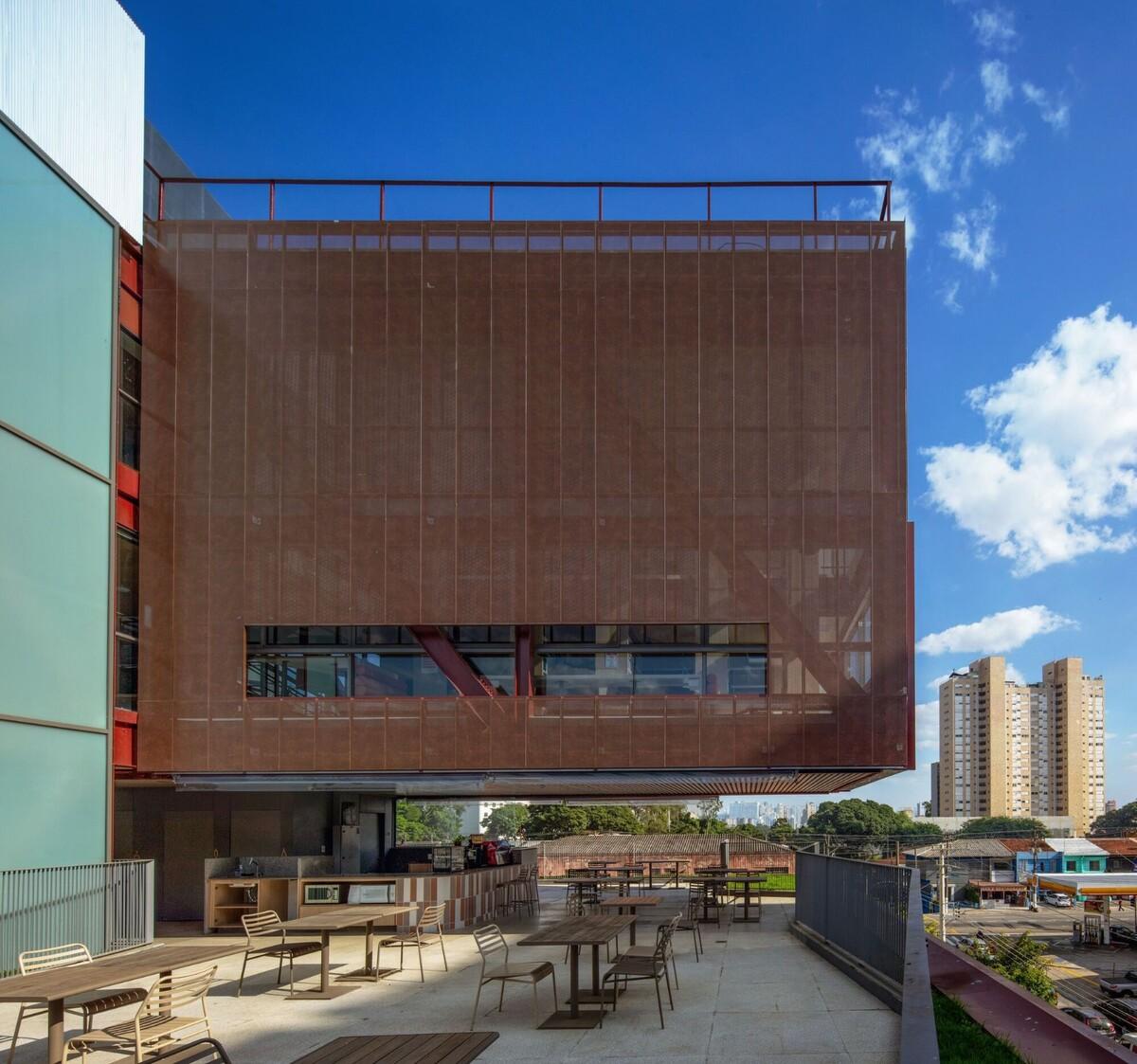 鲁道夫斯坦纳大学 / Biselli Katchborian Arquitetos