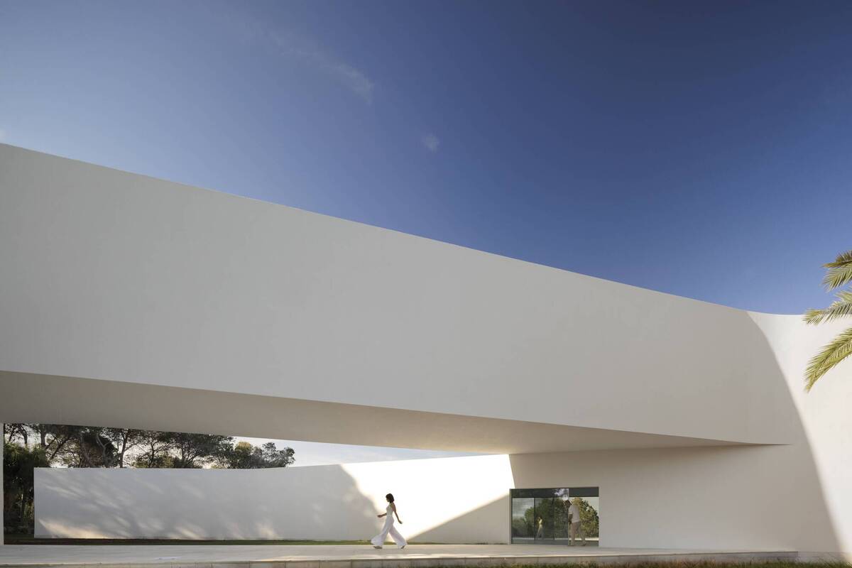 Sabater 别墅 / Fran Silvestre Arquitectos