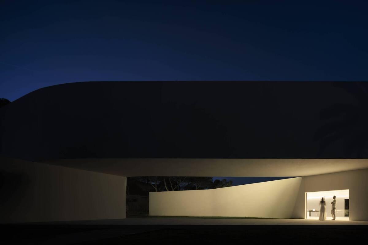 Sabater 别墅 / Fran Silvestre Arquitectos
