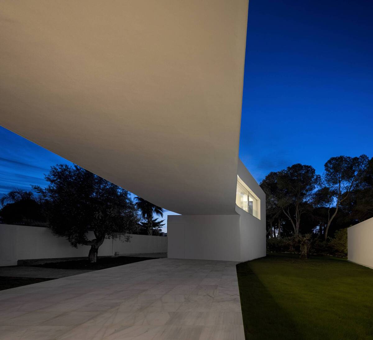 Sabater 别墅 / Fran Silvestre Arquitectos