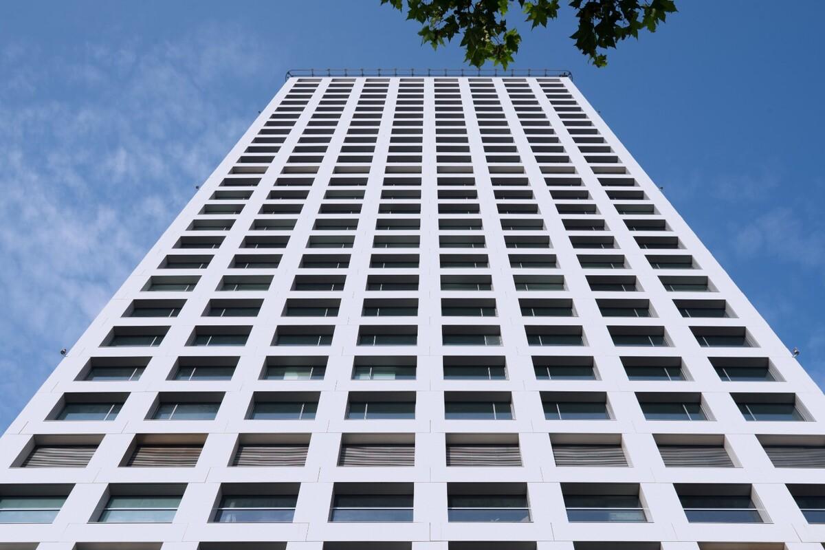 在上海市中心营造“垂直城市绿洲”：LuOne凯德晶萃广场 / 萨夫迪建筑事务所