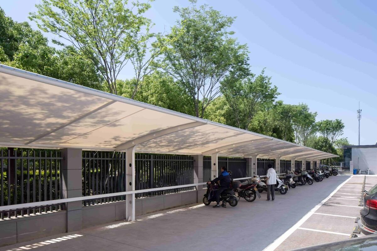 美术馆语境下的温情工厂/ 田字格建筑事务所