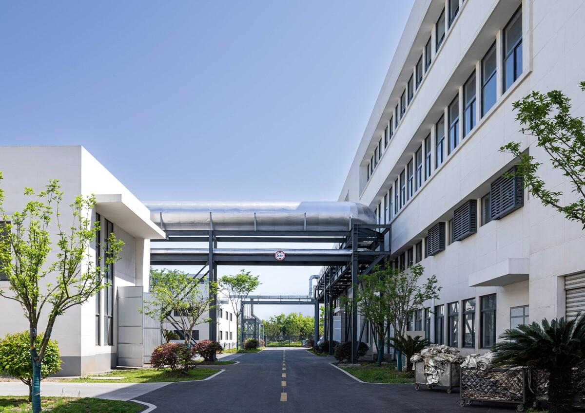 美术馆语境下的温情工厂/ 田字格建筑事务所