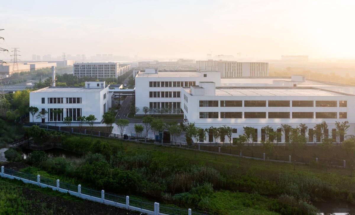 美术馆语境下的温情工厂/ 田字格建筑事务所
