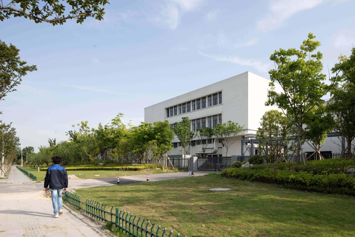 美术馆语境下的温情工厂/ 田字格建筑事务所