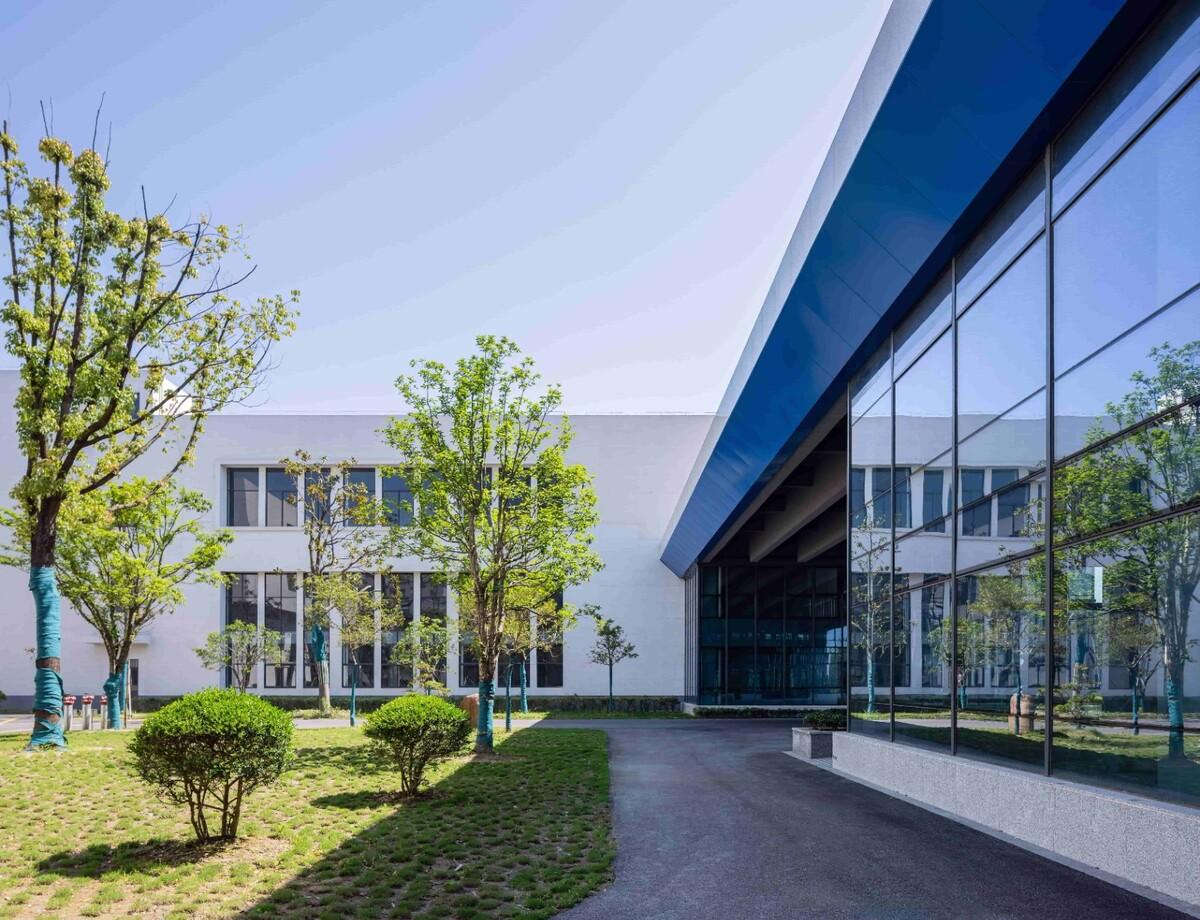 美术馆语境下的温情工厂/ 田字格建筑事务所