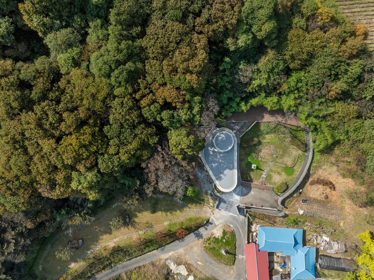 Thomas Choi 诞生纪念礼拜堂 / Woo-projects Architects