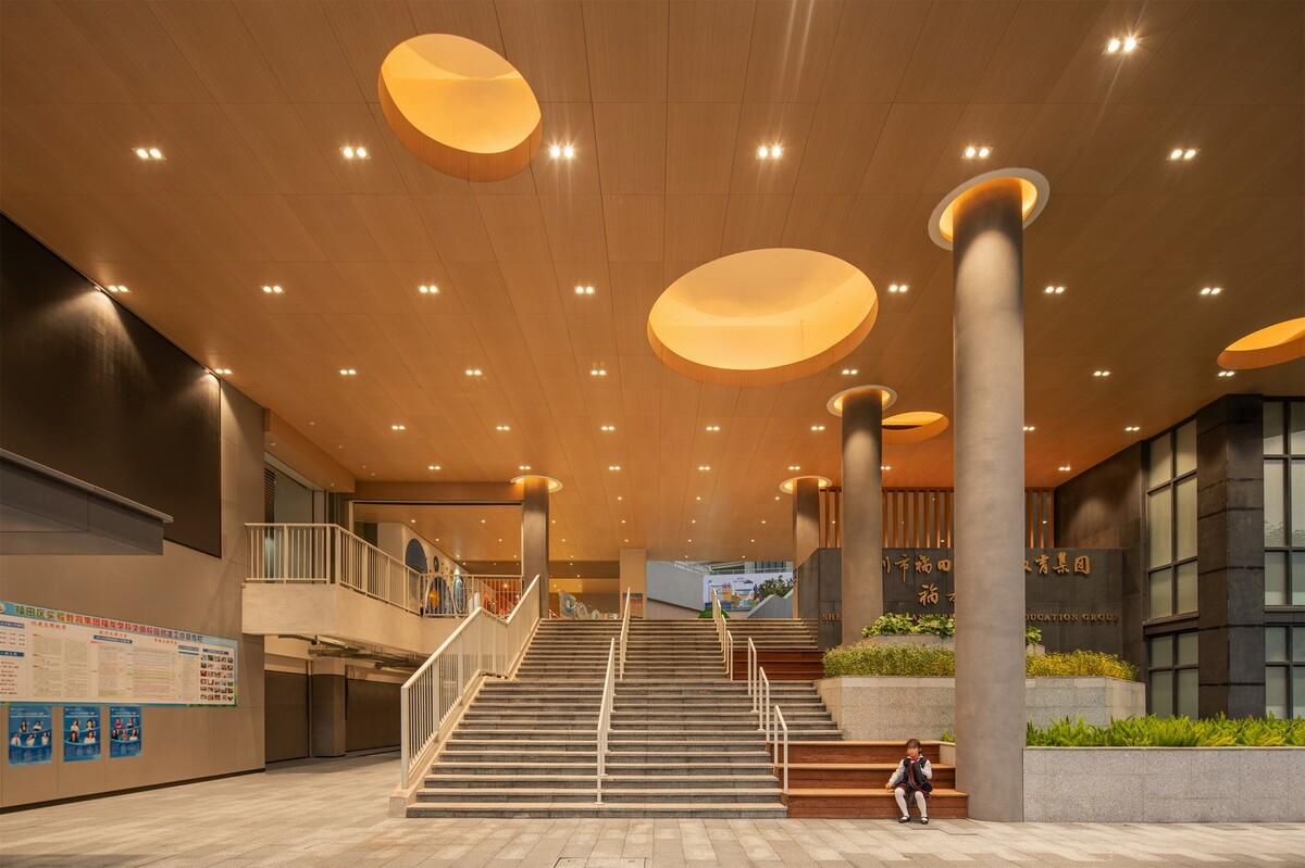 “上山”校园：深圳福田实验教育集团侨香学校·北校区 / 申都设计