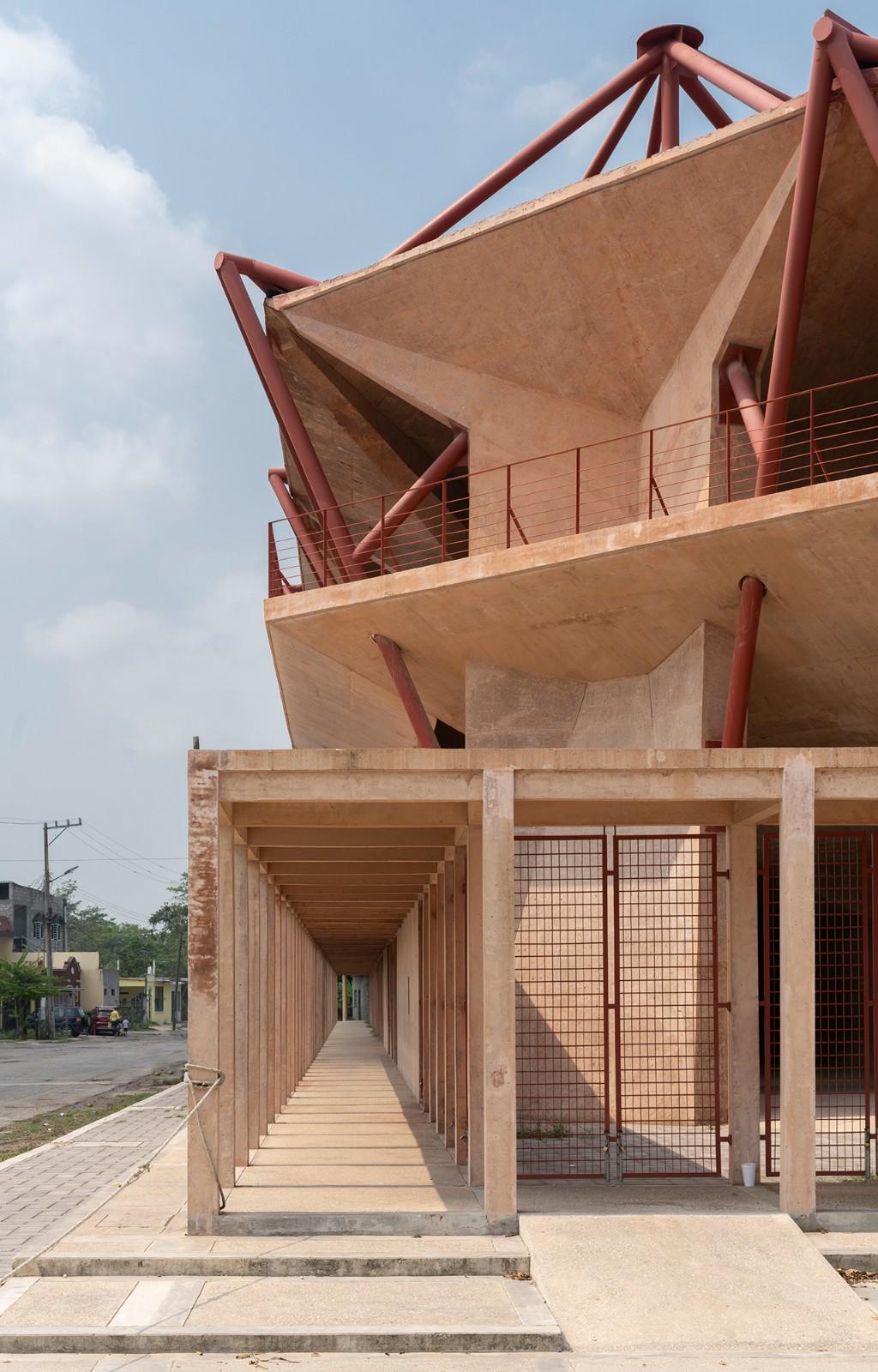 Manuel Vargas Iziquierdo 棒球场与体育中心 / Bernardo Quinzaños + CCA Centro de Colaboración Arquitectónica