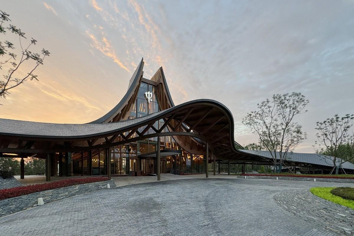 “龙脊”- 地中海黑龙滩度假酒店  / AIM ARCHITECTURE