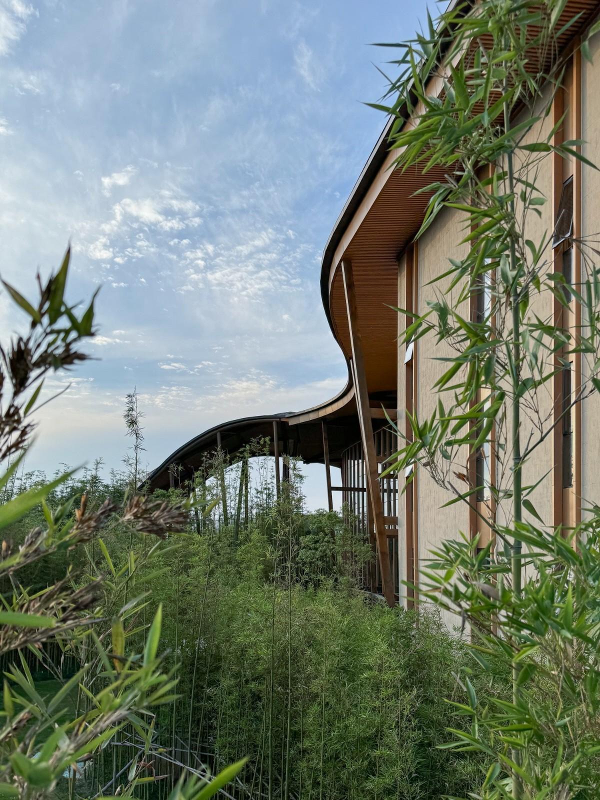 “龙脊”- 地中海黑龙滩度假酒店  / AIM ARCHITECTURE