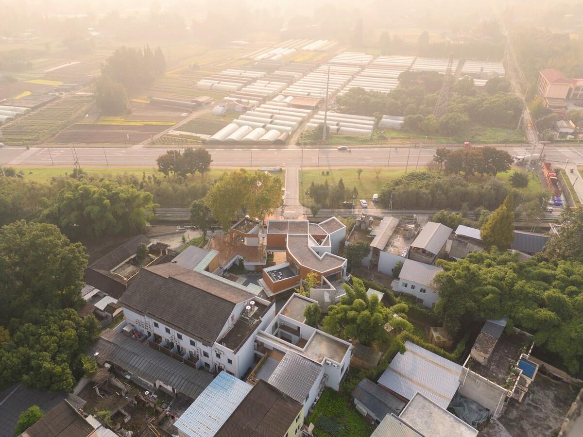 成都温江榜样青年社区 / MAT 超级建筑事务所
