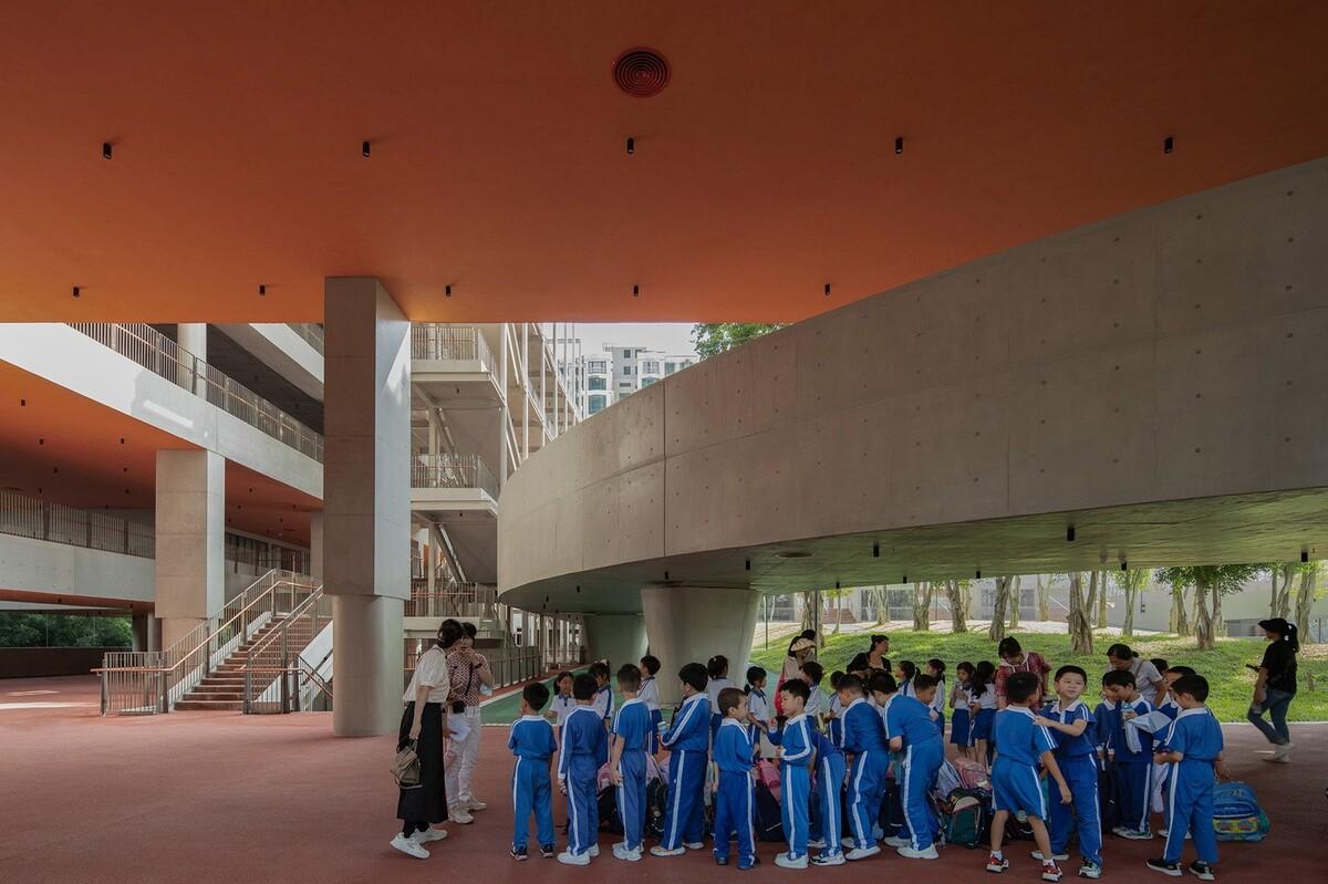 深圳荔园外国语小学 / 直向建筑