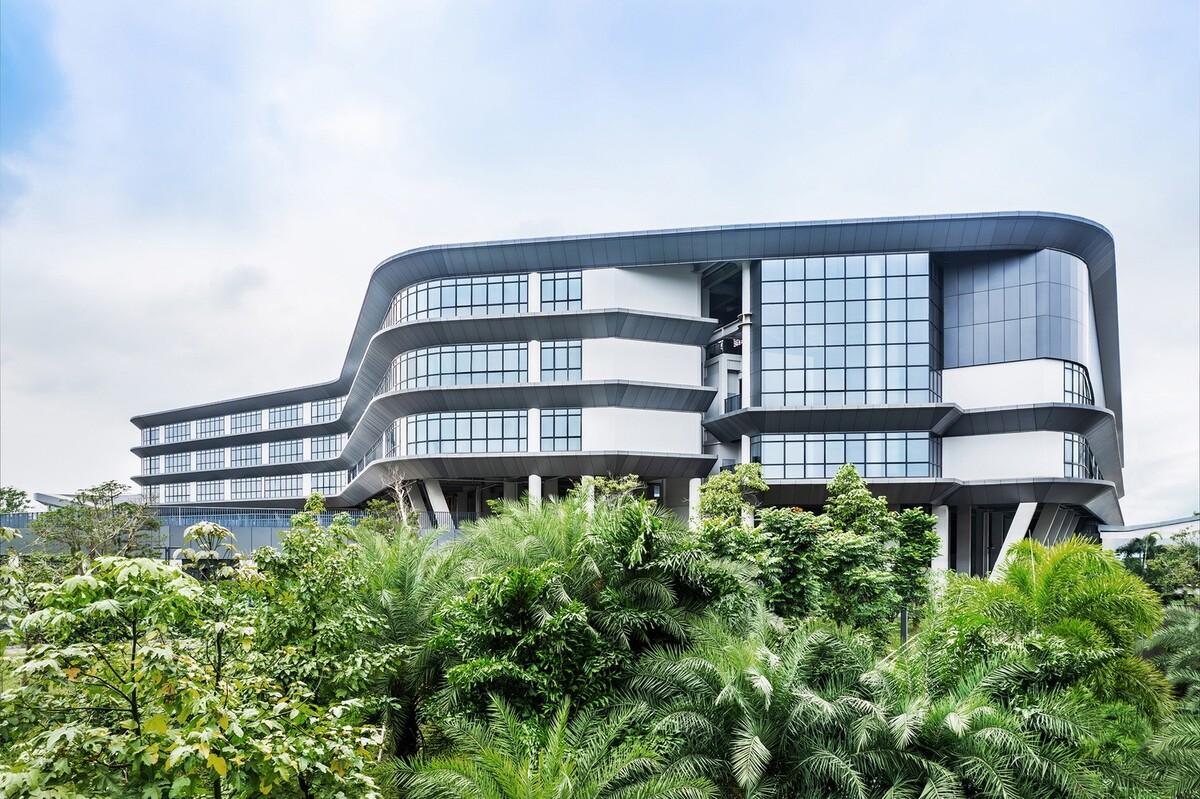 北京大学附属中学海口学校 / Crossboundaries