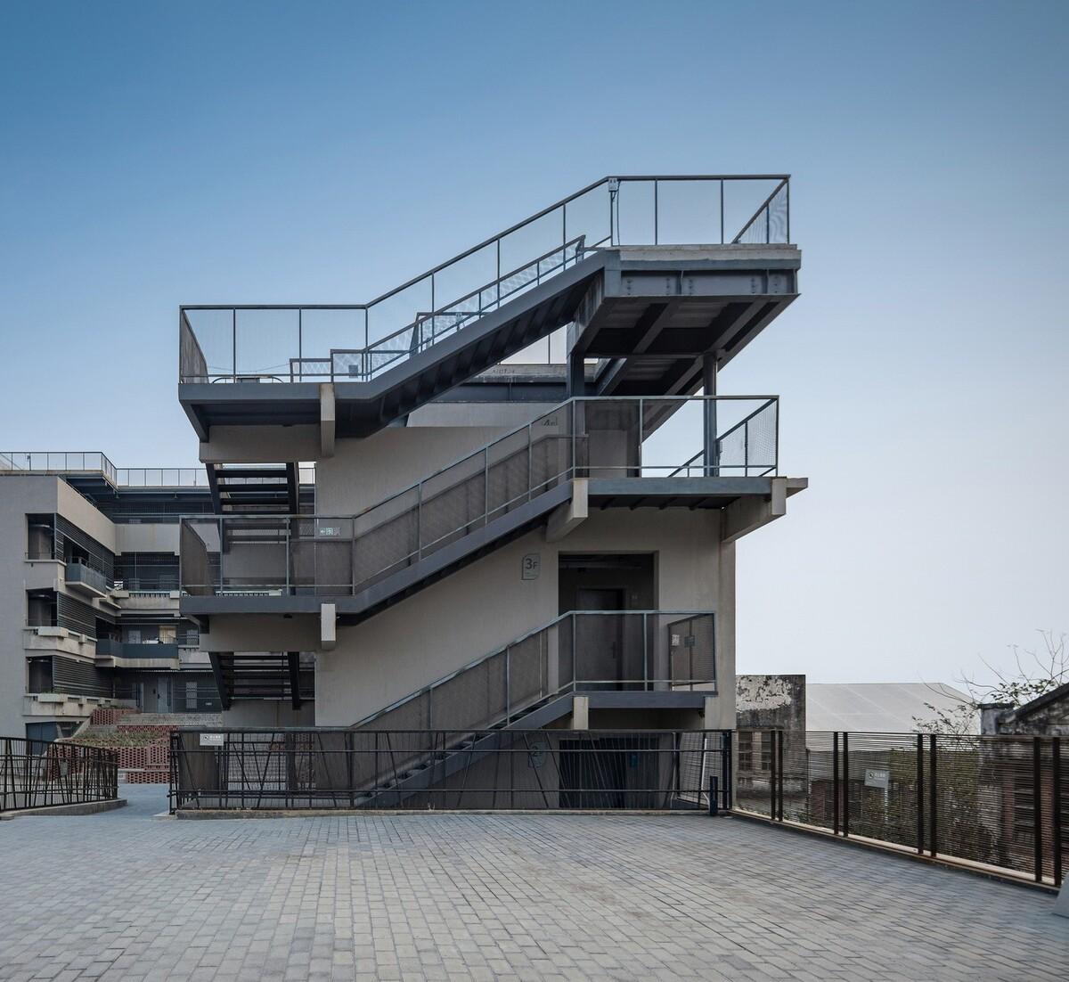 改造、加建与扩建，江门市乡村振兴培训中心 / 华南理工大学建筑设计研究院