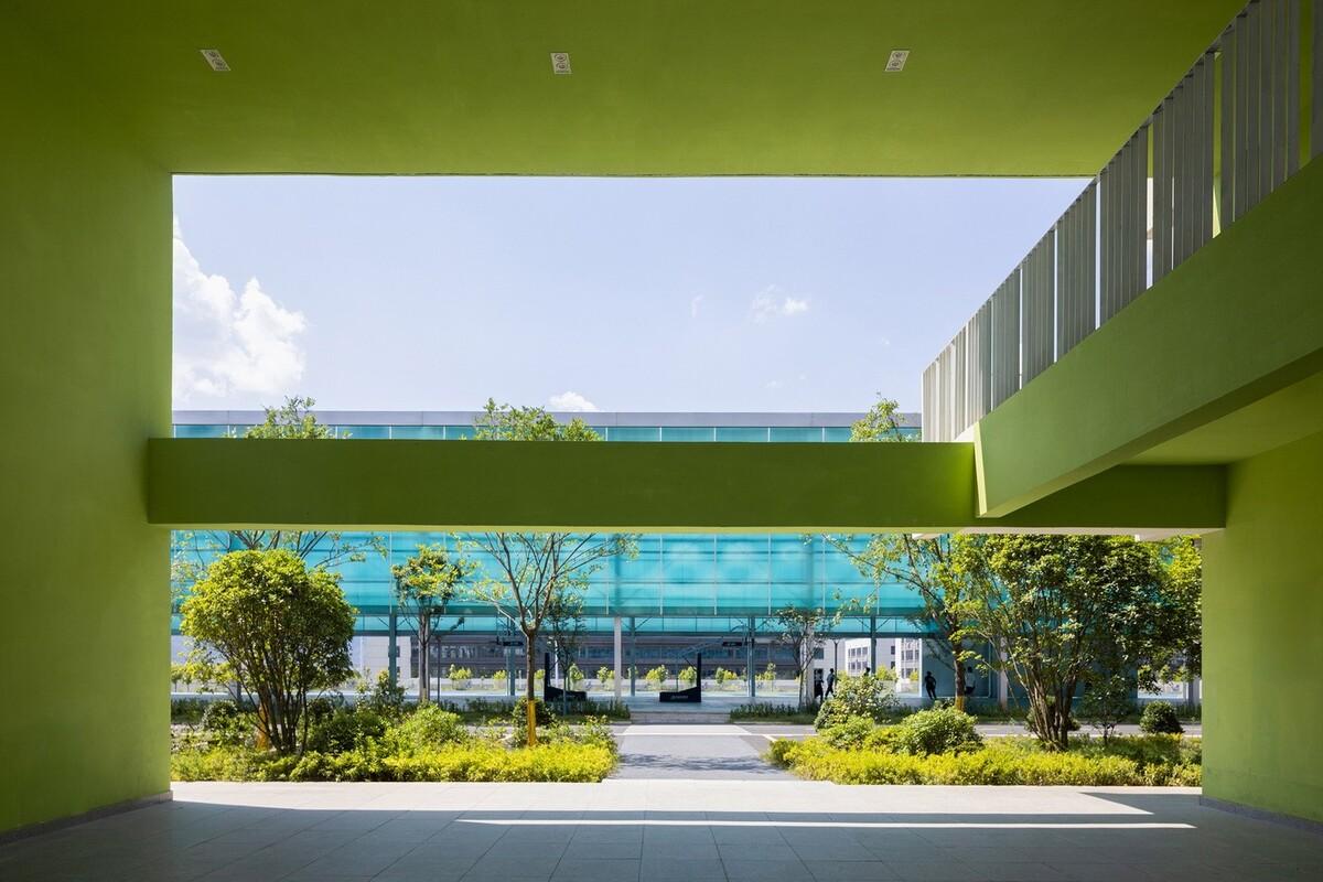 南山五福堂高级中学 / 小写建筑