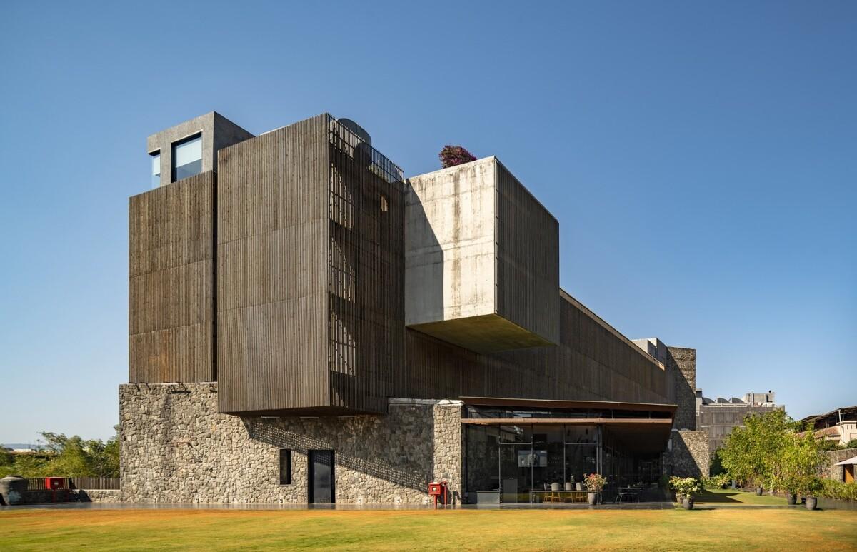 雷迪森度假酒店及水疗中心 / Malik Architecture