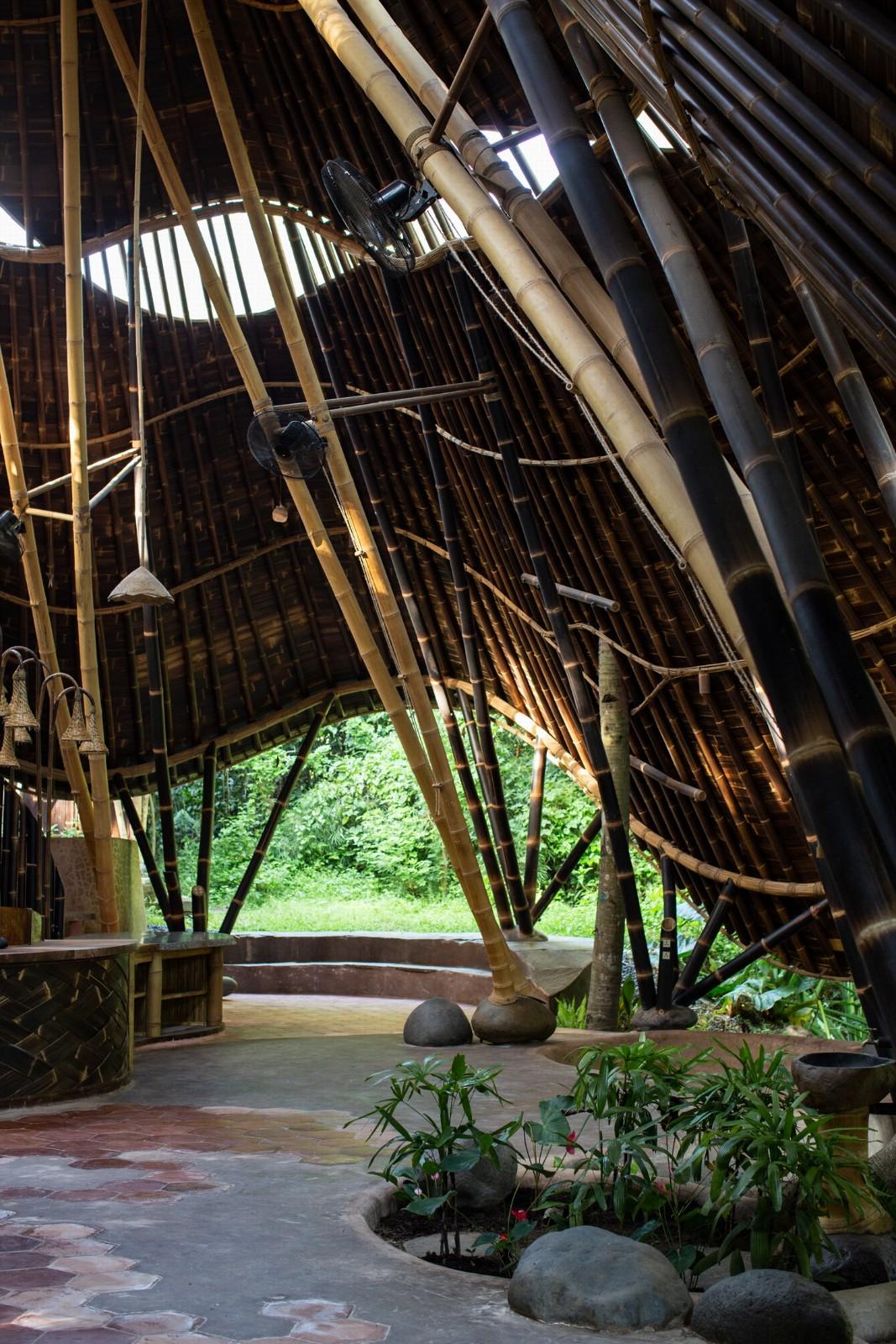 达普尔·纳加共享厨房与用餐空间 / Bamboo U