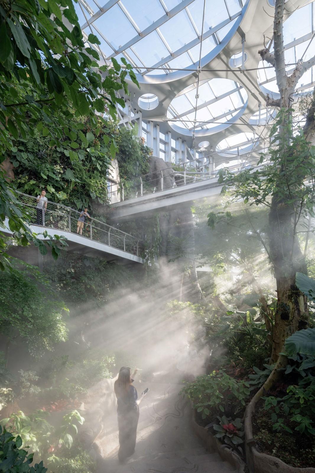 上海版“疯狂植物园”，亚洲最大温室花园 / Delugan Meissl Associated Architects
