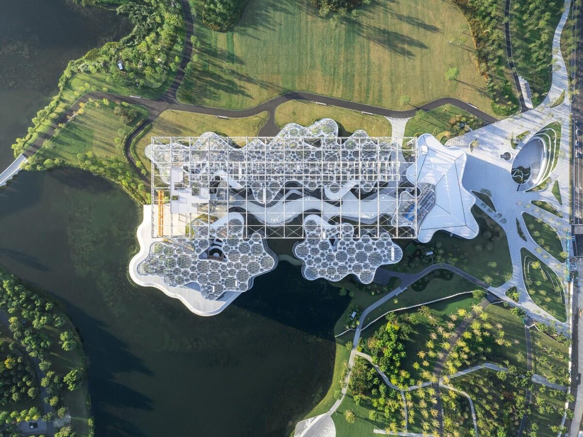 上海版“疯狂植物园”，亚洲最大温室花园 / Delugan Meissl Associated Architects
