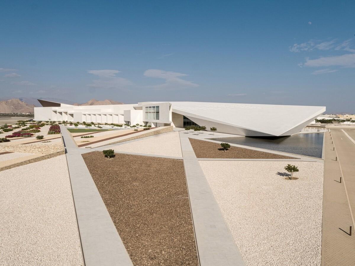 跨时代的阿曼博物馆 / COX Architecture