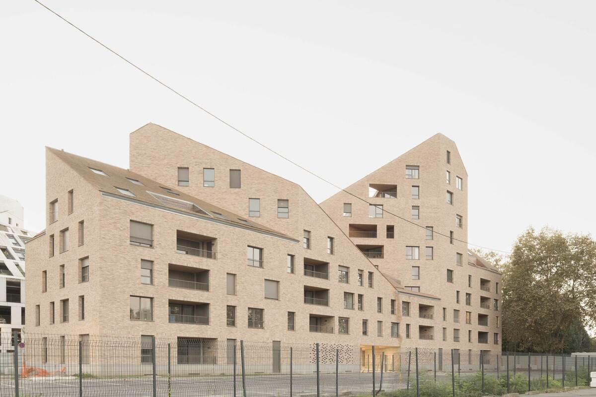 B09 建筑岛 / urbanmakers + Selva & Maugin Architectes