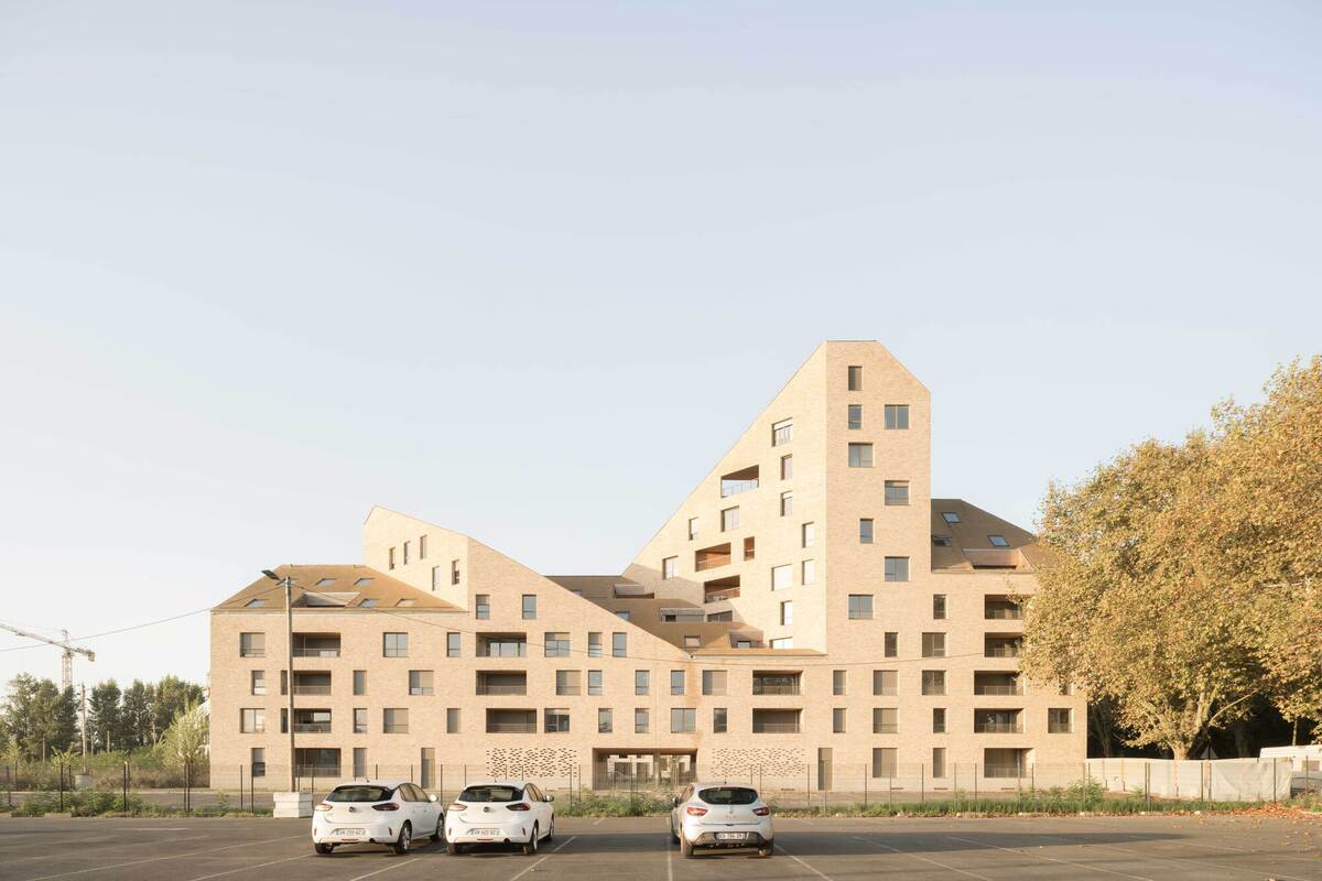 B09 建筑岛 / urbanmakers + Selva & Maugin Architectes