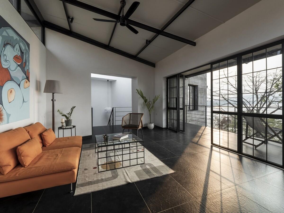 斜屋 / Red Brick Studio