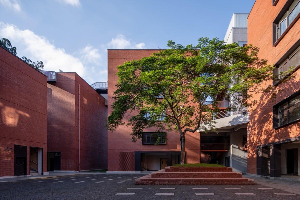 北京师范大学珠海校区元白楼 / 清华大学建筑设计研究院