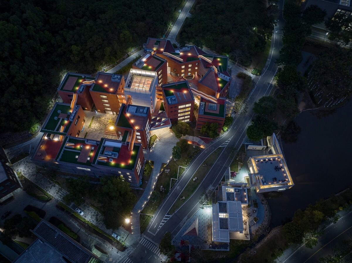 北京师范大学珠海校区元白楼 / 清华大学建筑设计研究院
