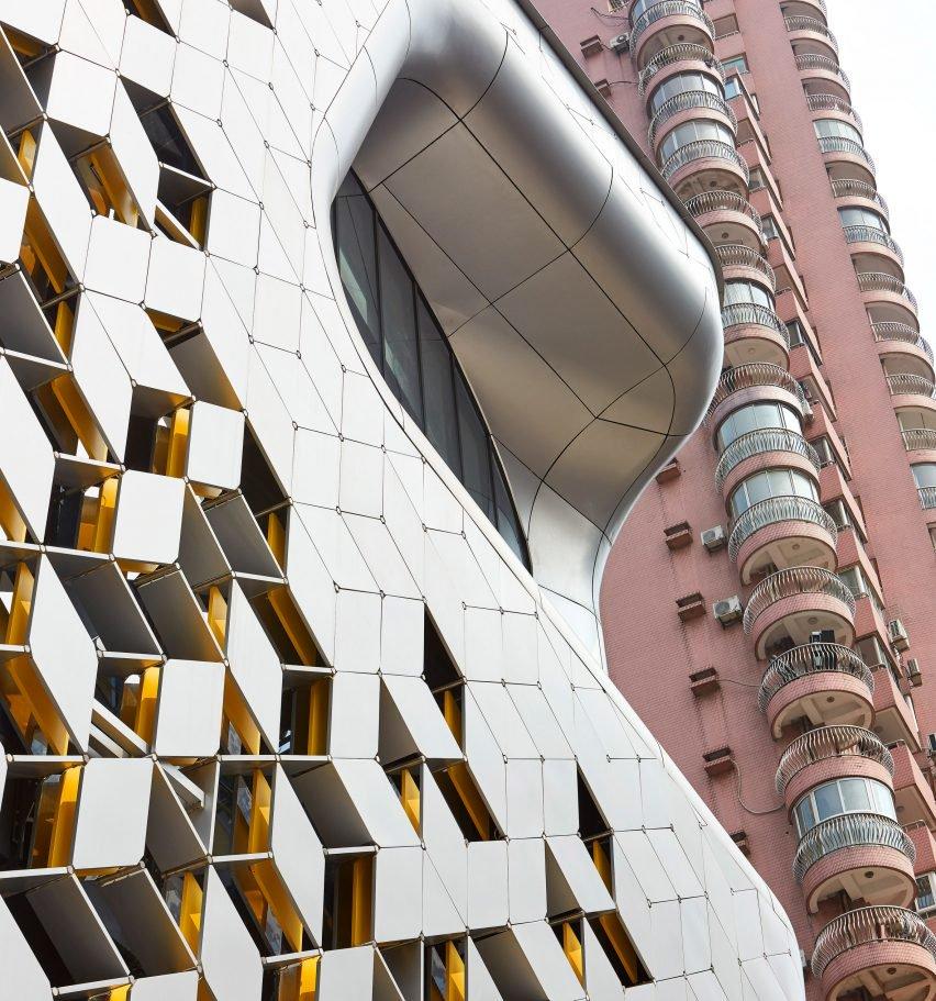 unstudio完成了覆有钻石形态立面的上海购物中心 | 建筑学院