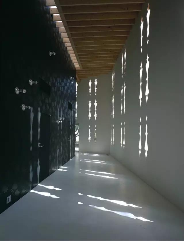 茑屋书店的设计师，给各个建筑穿上外衣后，让所有人都怀疑自己恋爱了