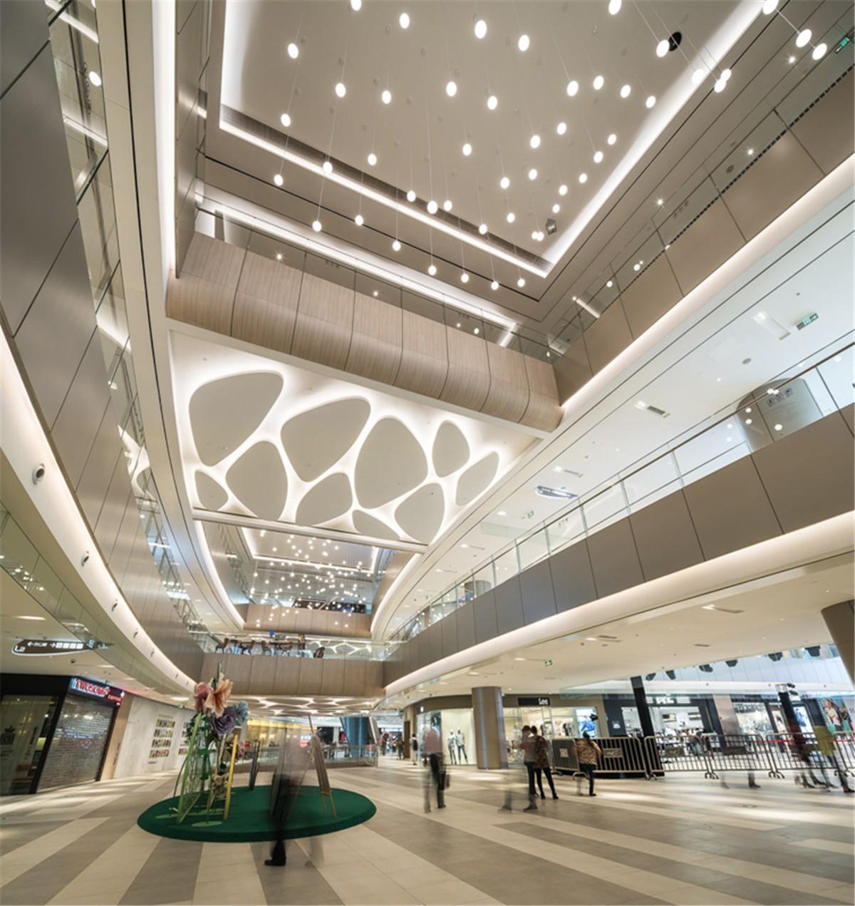 百米空中长廊、一万平方超级屋顶空间——上海怡丰城 / Aedas